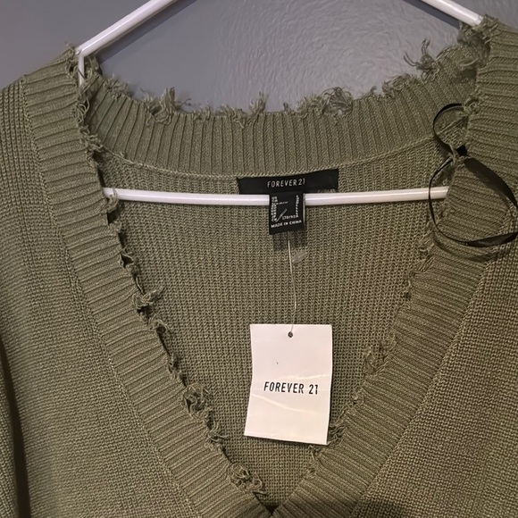 Forever 21 Green Cowl Neck Sweater with‎ Distressed Details - Picture 3 of 9